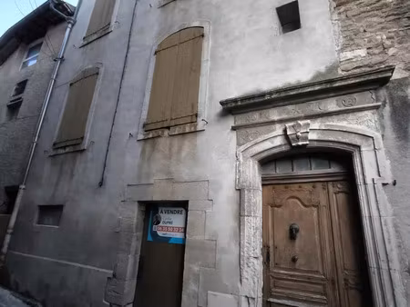 maison de village à saint-étienne-les-orgues (04230)