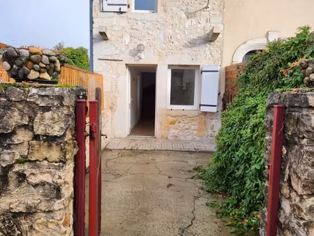 maison de village à ceyzérieu (01350)