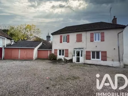 maison de village à le pin (03130)