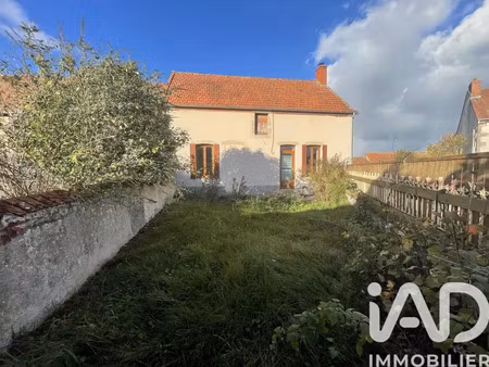 maison de village à malicorne (03600)