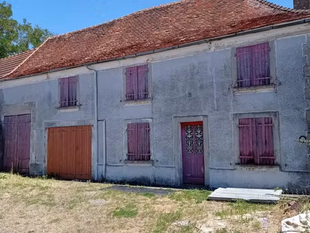 maison de village à le pin (03130)