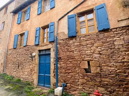 maison de village à laval-roquecezière (12380)