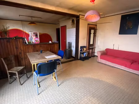 maison traditionnelle à laval-roquecezière (12380)