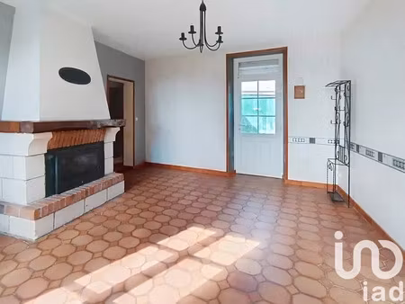 maison de village à moulins (02160)