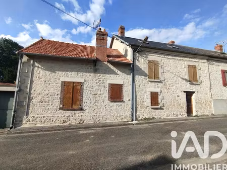 maison de village à moulins (02160)