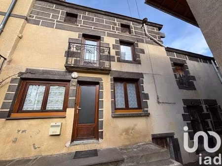 maison de village à volvic (63530)
