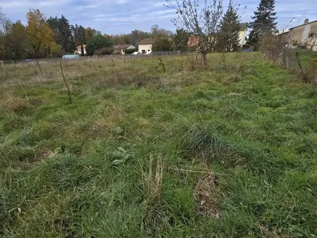 terrain à bâtir à lezoux (63190)