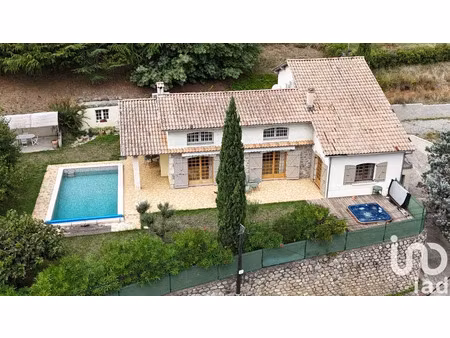maison traditionnelle à mercuer (07200)