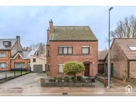 ruime  gezellige gezinswoning te mere