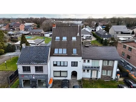 appartement te koop in maasmechelen met 3 slaapkamers