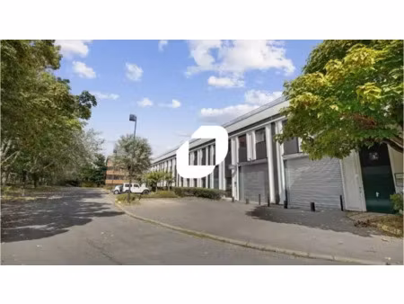 a louer  locaux d'activités proche a86