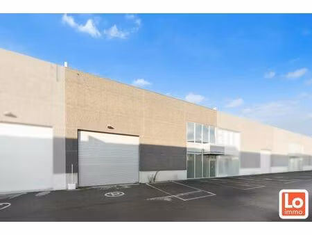 magazijn 440m² met kantoorruimte 42m²