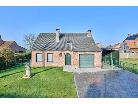 charmante landelijk gelegen eengezinswoning volledig onderkeldert en ruime vrijstaande gar