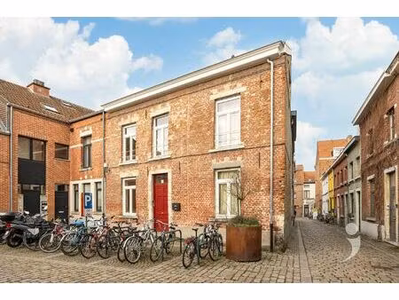 karaktervol gerenoveerd studentenhuis