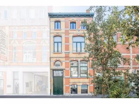 prachtig burgerhuis met multifunctioneel karakter.