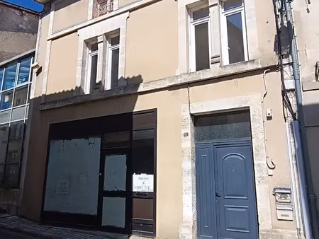 immeuble à barbezieux-saint-hilaire (16300)
