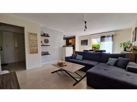 vente a proximité des commodités lorousaines.