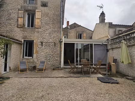 maison de ville à saint-michel (16470)