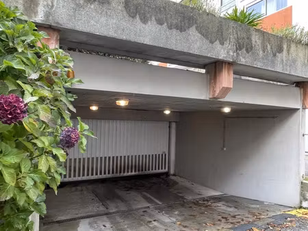 parking à quimper (29000)