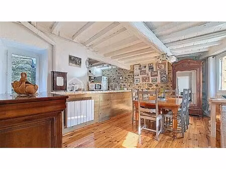maison en pierre de 111 m² à nyer