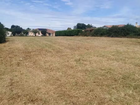 terrain à bâtir à hinx (40180)