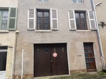 maison de village à saint-savin (86310)
