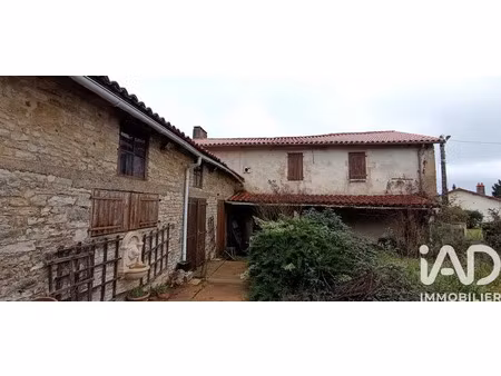 maison de village à surin (86250)