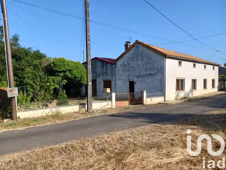maison de village à magne (86160)