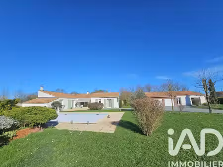 maison traditionnelle à amuré (79210)