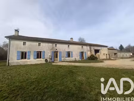 maison de campagne à clussais-la-pommeraie (79190)