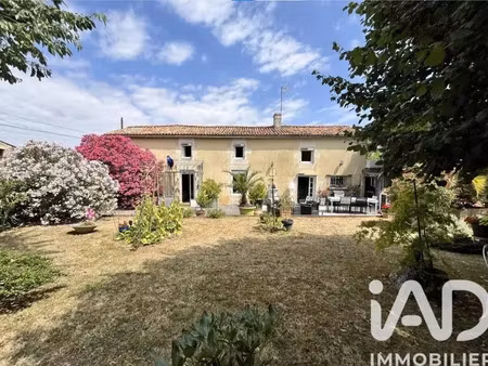 maison de village à villiers-en-bois (79360)