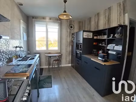 maison à louzy (79100)