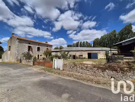 maison de campagne à oroux (79390)