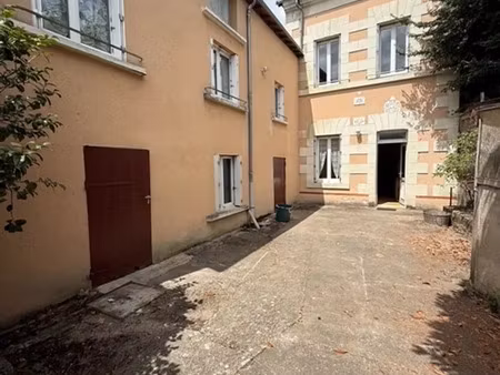 maison de village à chançay (37210)