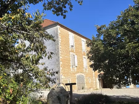 maison de village à négrondes (24460)