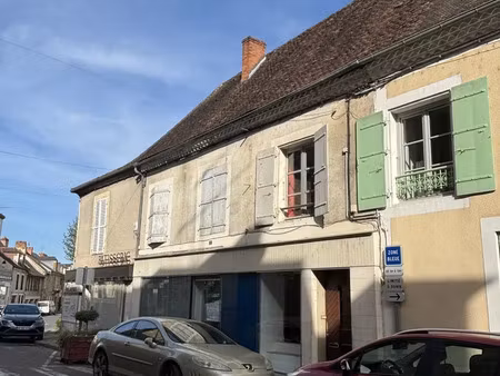 immeuble à excideuil (24160)