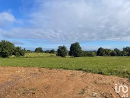 terrain à lanquais (24150)