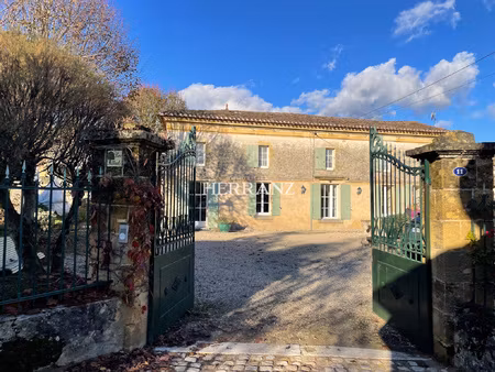 maison de maître 220m2 avec vue dominante - fort potentiel e