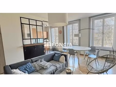 spacieux t4 en duplex place carnot