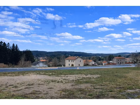 terrain constructible 888 m2 centre village