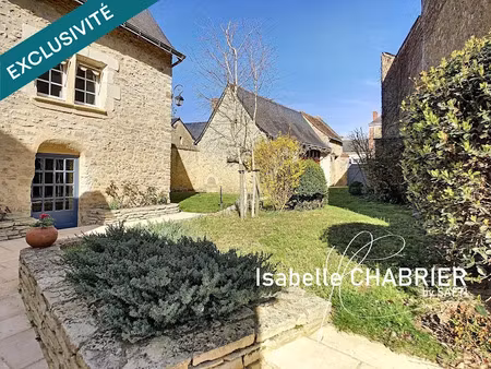 vente maison 8 pièces 172 m² à huillé (49430)  299 000 €