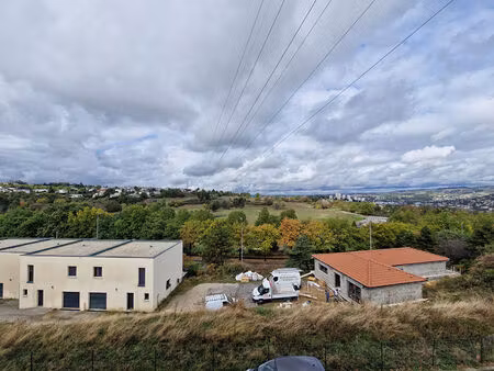 t2 de 46 m2 meublé secteur golf