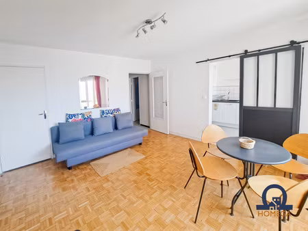 studio meublé dans une copropriété agréable