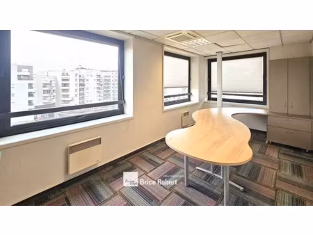 a vendre ou à louer - le grand angle - bureaux en étage élevé - villeurbanne