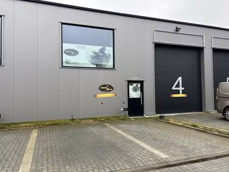 instapklare bedrijfsunit met kantoor en sanitair