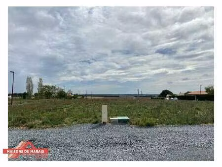 vente terrain à fors (79230) : à vendre / fors