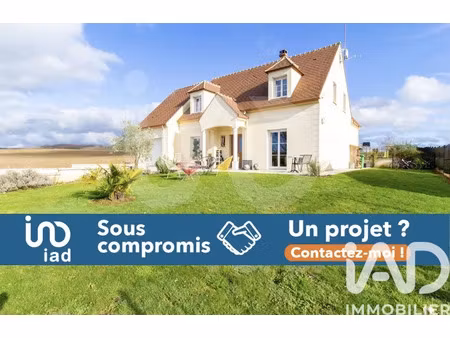 maison à ville (60400)