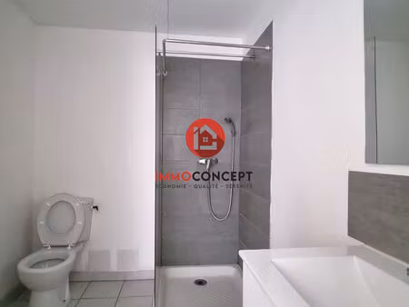 location appartement 3 pièces 73 m² à roquemaure (30150)