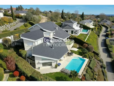 vente d'une villa d'exception avec vue panoramique et piscine