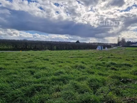 terrain constructible 581m² druye